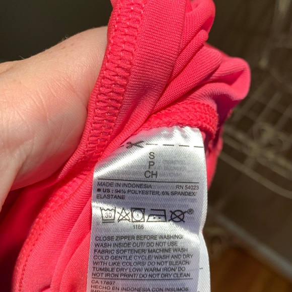 🎉NWT OLD NAVY ACTIVE Pink Quarter Zip - Small - Picture 8 of 8